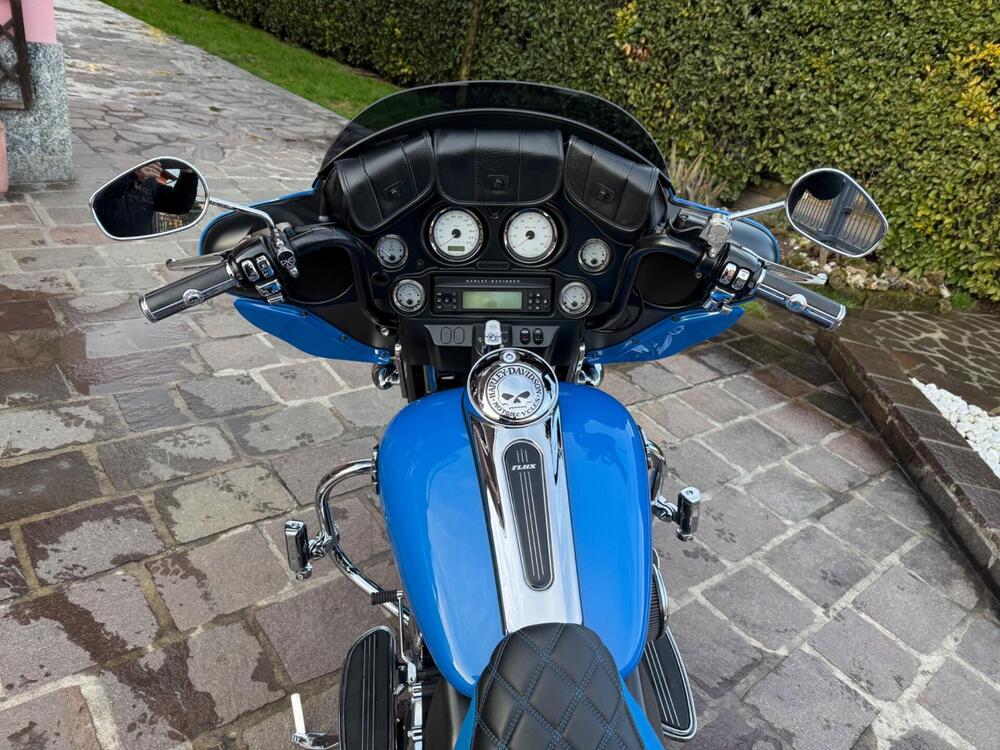 Harley-Davidson 1690 Street Glide (2011 - 13) - FLHX (8)