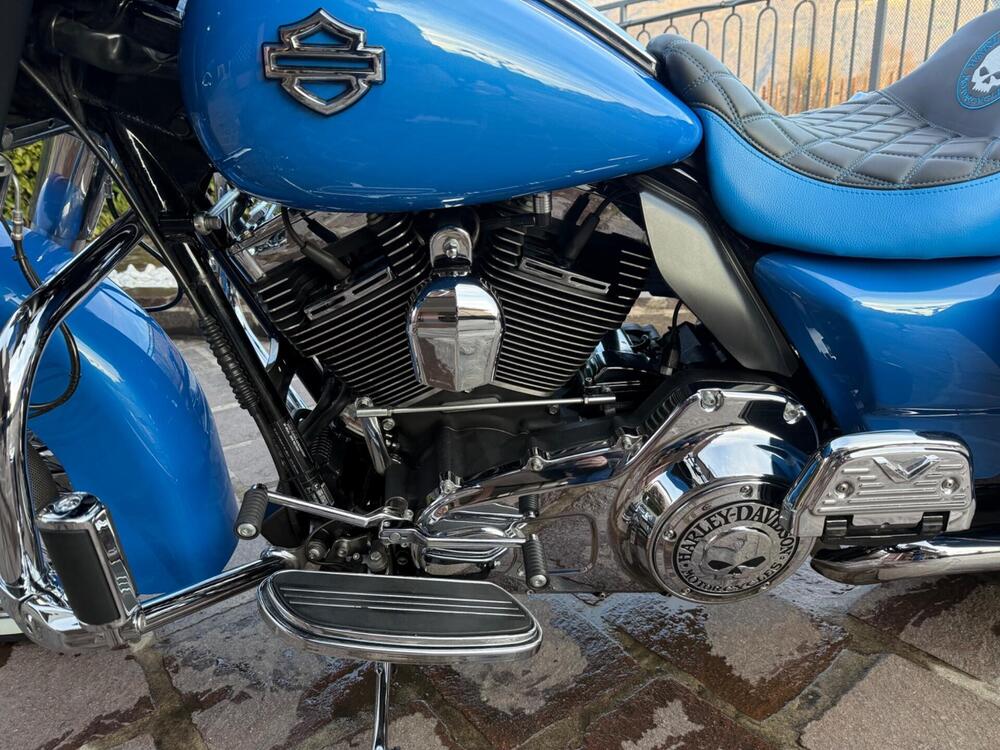 Harley-Davidson 1690 Street Glide (2011 - 13) - FLHX (7)