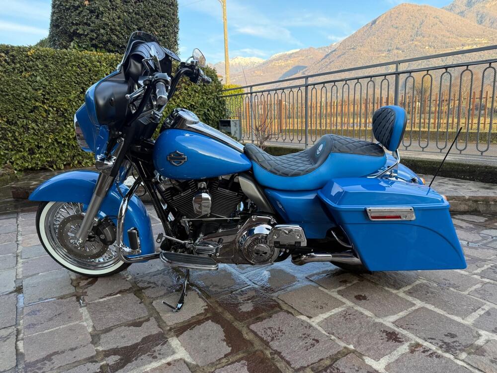 Harley-Davidson 1690 Street Glide (2011 - 13) - FLHX (3)