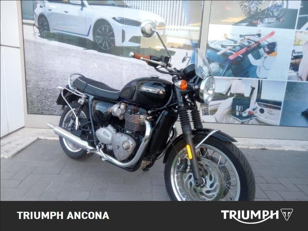 Triumph Bonneville T120 Stealth Edition (2024) (8)