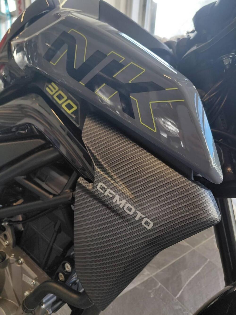CFMOTO 300NK (2021 - 26) (2)