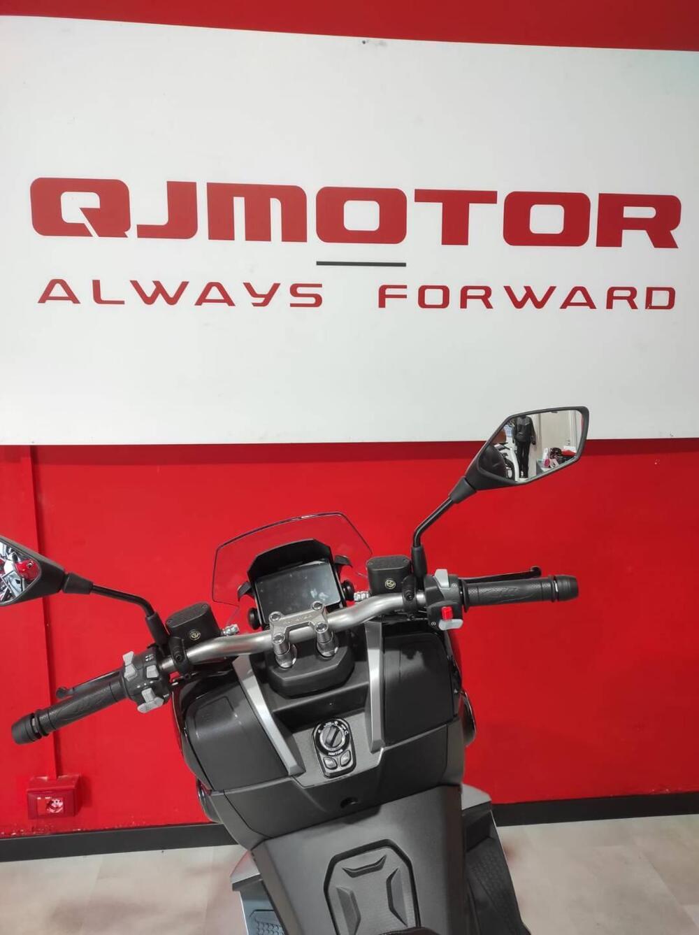 QJ Motor ATR 125 X (2024 - 26) (4)