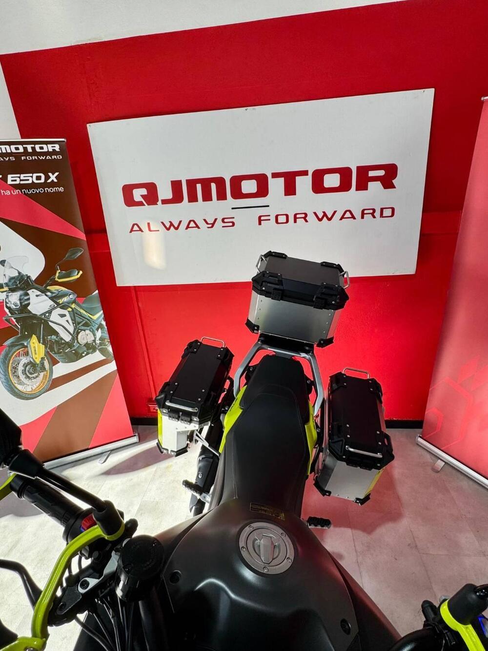 QJ Motor SVT 650 X (2025 - 26) (10)