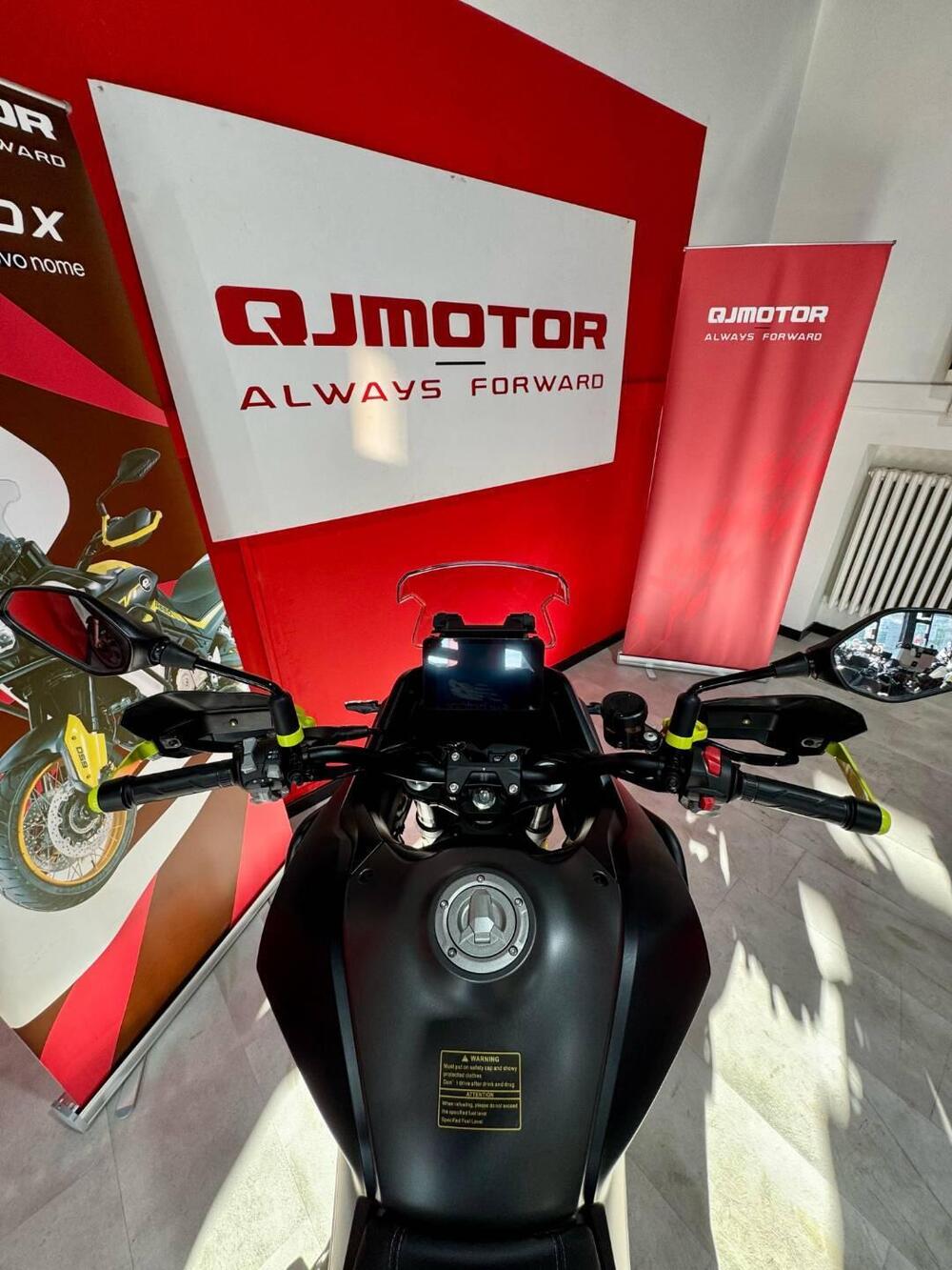 QJ Motor SVT 650 X (2025 - 26) (15)