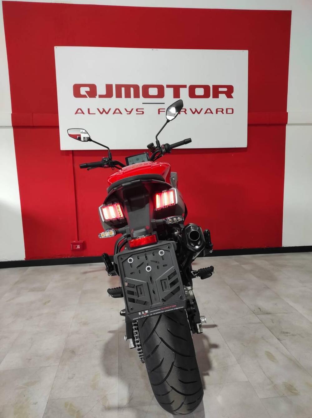 QJ Motor SRK 900 (2025 - 26) (3)