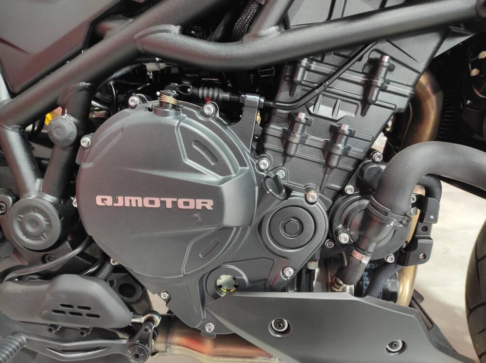 QJ Motor SRK 900 (2025 - 26) (11)