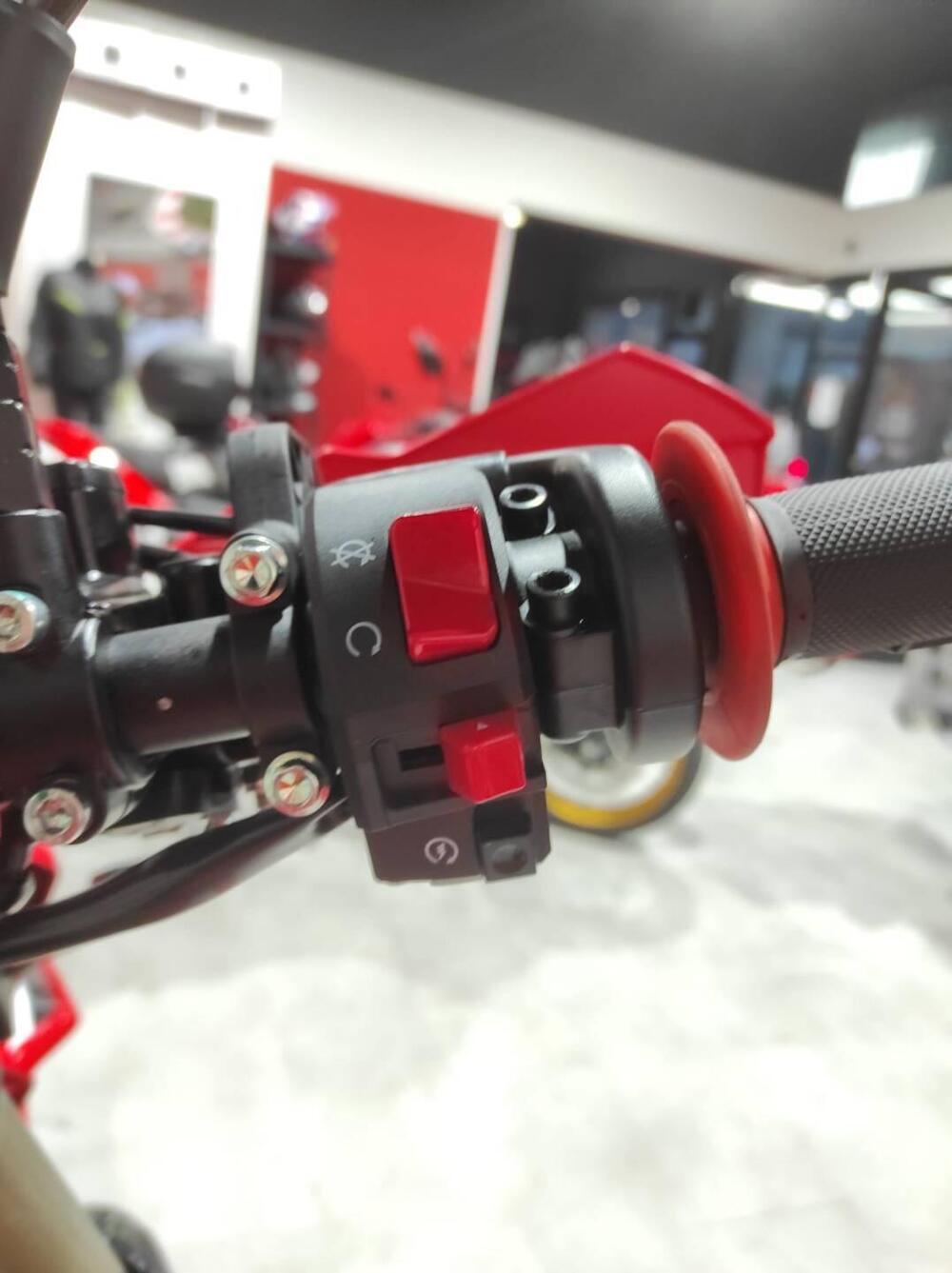 QJ Motor COV 125 X (2026) (9)