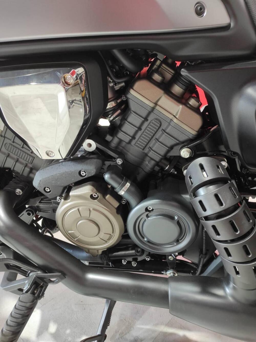 QJ Motor SRV 600 V (2025 - 26) (2)