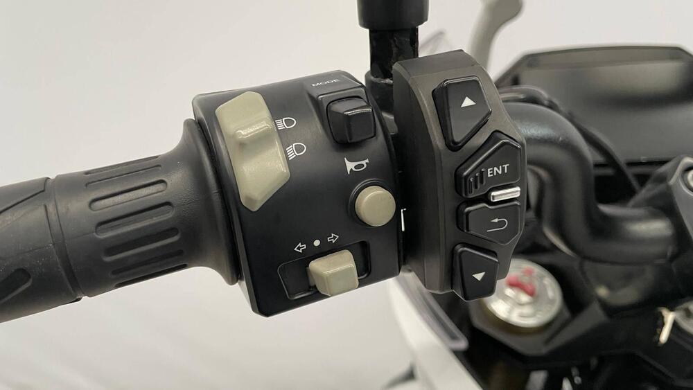 CFMOTO 650MT (2021 - 24) (9)