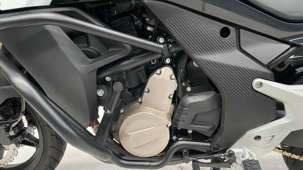 CFMOTO 650MT (2021 - 24) (4)