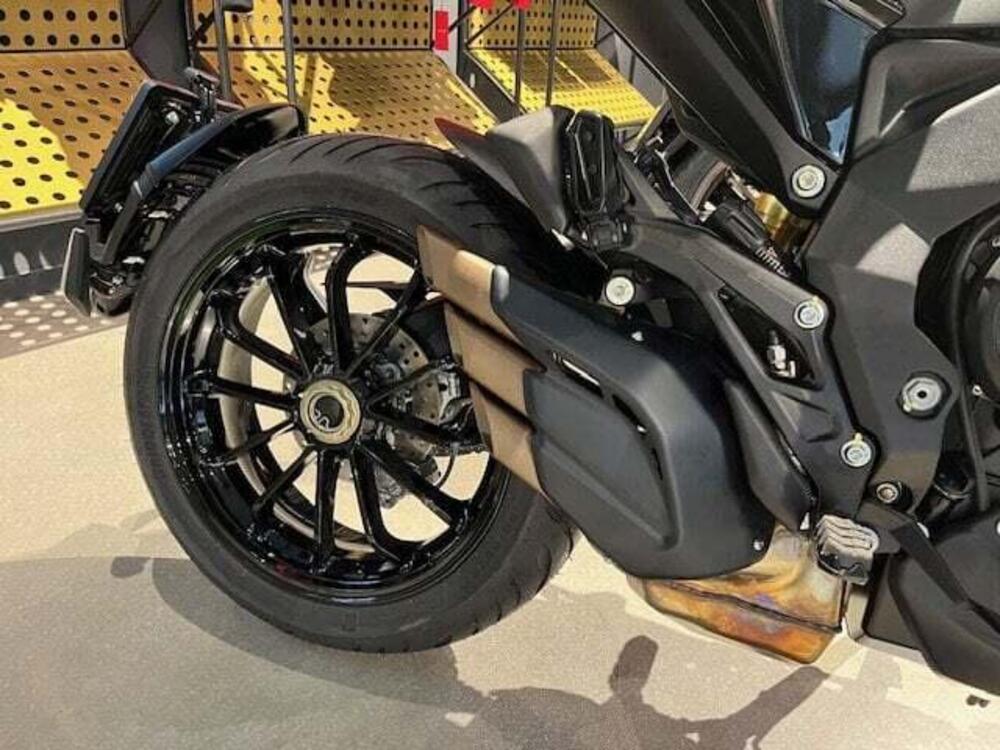 MV Agusta Turismo Veloce 800 R (2023 - 26) (4)