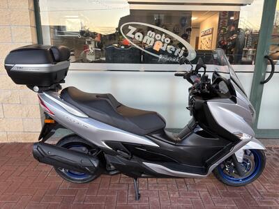 Suzuki Burgman 400 (2022 - 24) usata