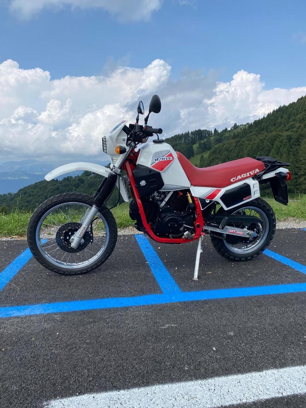 Cagiva Elefant 650 (3)