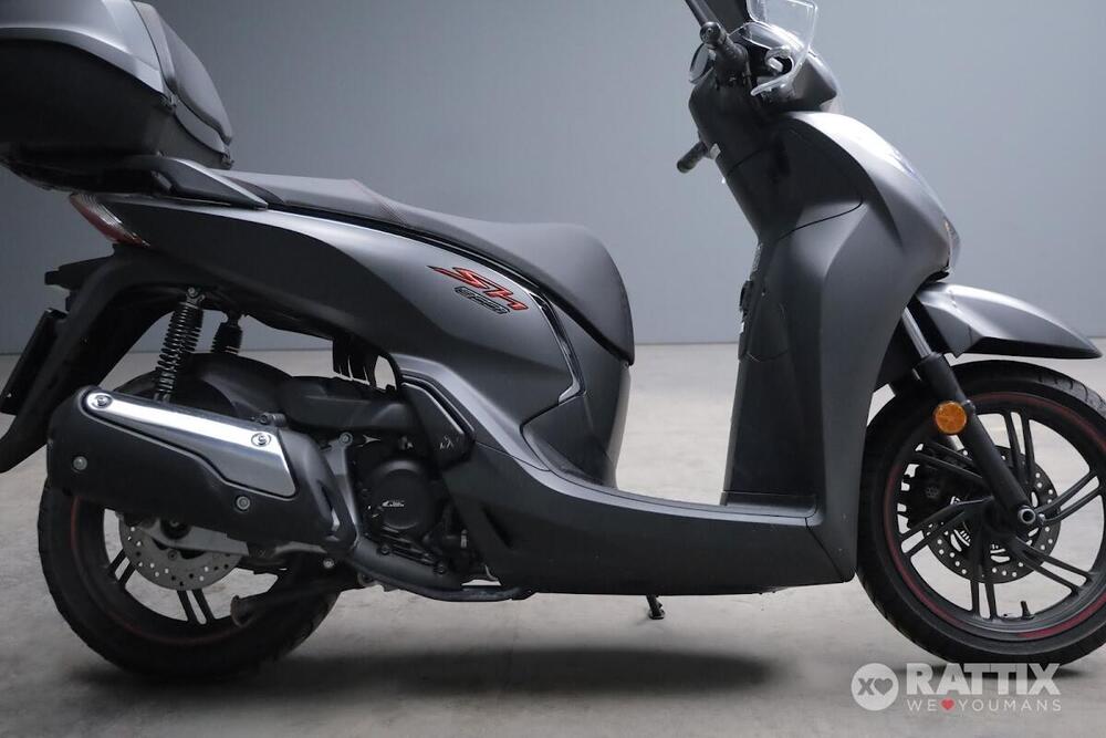 Honda SH 300 i ABS (2016 - 20) (9)