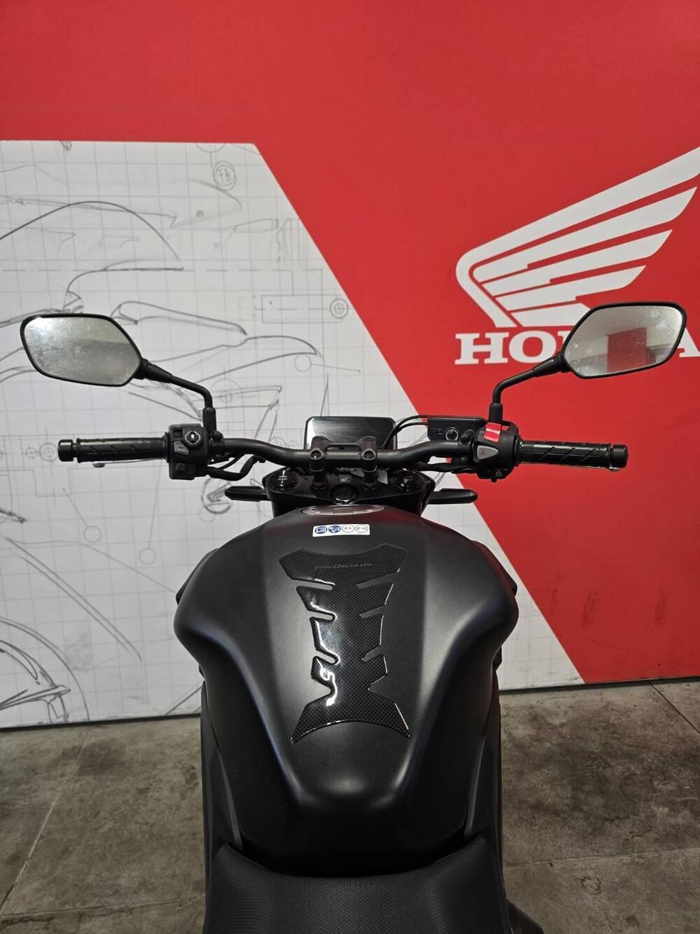 Honda CB 500 Hornet (2024 - 25) (5)
