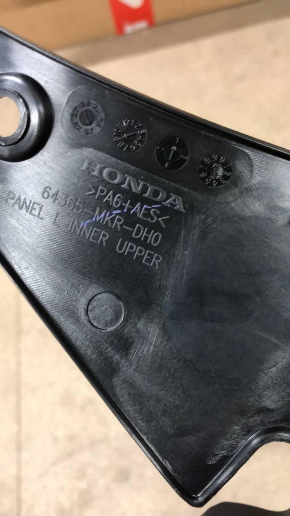 PANNELLO INTERNO DESTRO PER HONDA CBR 1000 RR-R 64 (3)