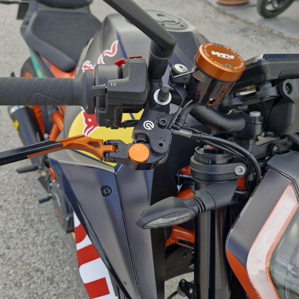 KTM 1290 Super Duke R (2022 - 23) (7)
