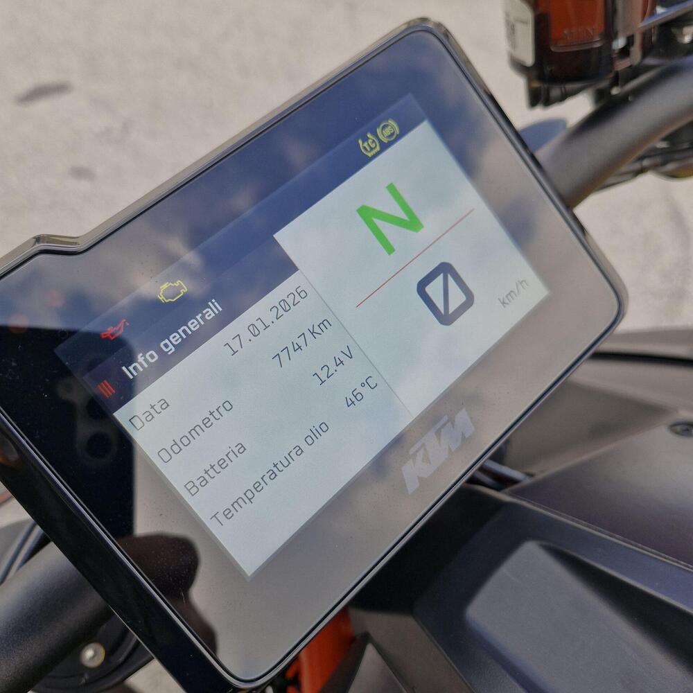 KTM 1290 Super Duke R (2022 - 23) (11)