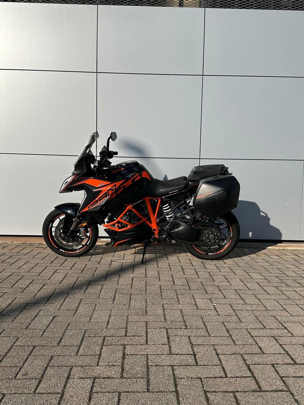 KTM 1290 Super Duke GT (2019 - 20) (2)