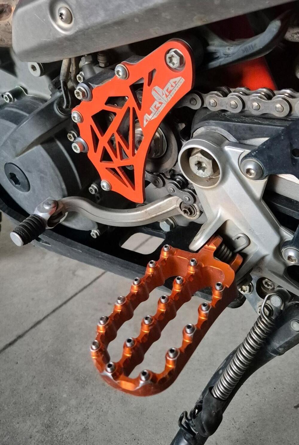KTM 690 Enduro R (2019 - 20) (4)