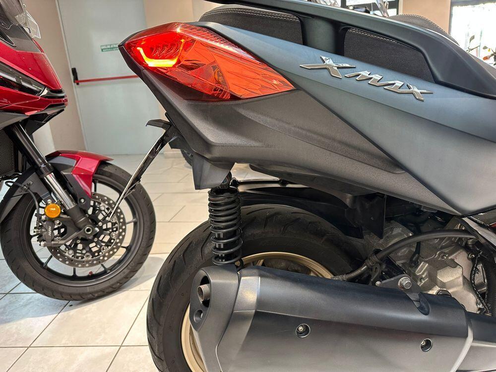 Yamaha X-Max 300 Tech Max (2021 - 24) (6)