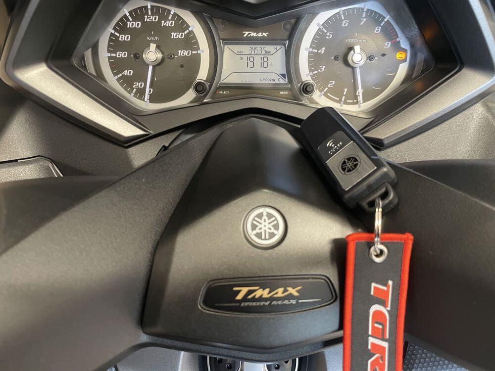 Yamaha T-Max 530 Iron Max ABS (2014 - 17) (3)