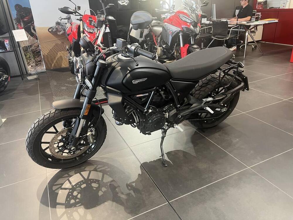 Ducati Scrambler 800 Icon Dark (2025 - 26) (5)