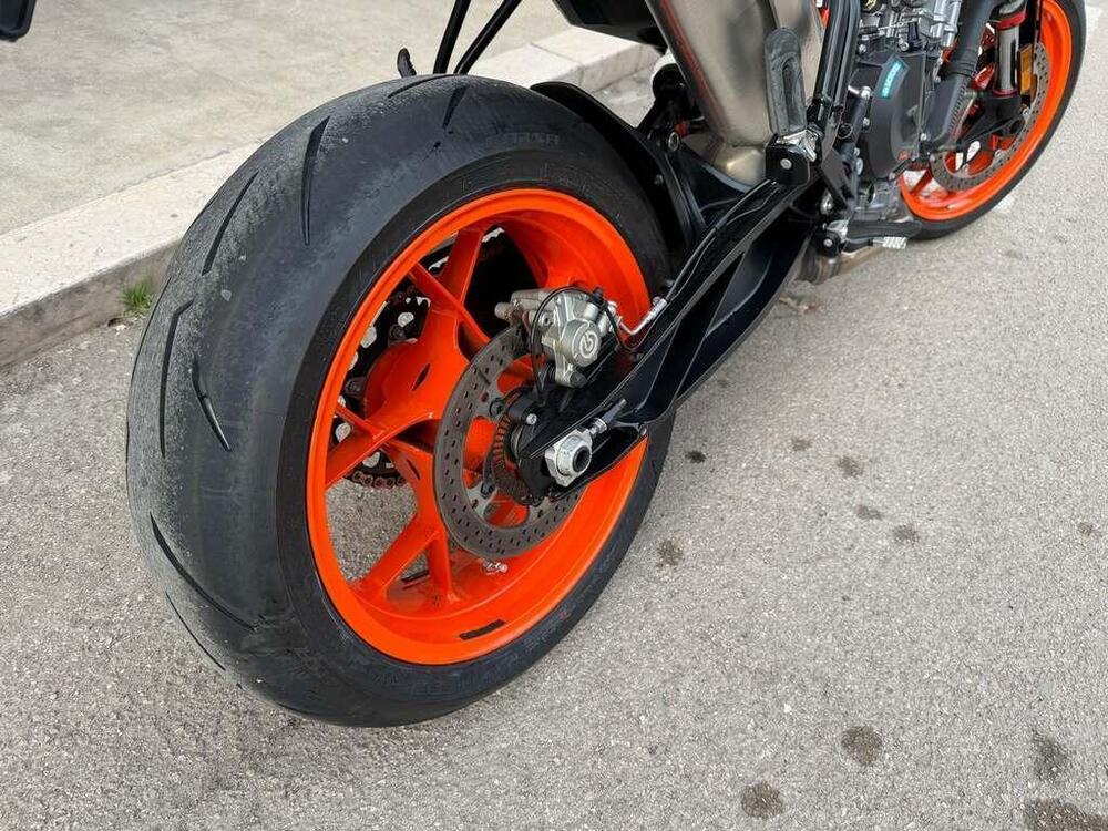 KTM 890 Duke R (2022 - 23) (12)