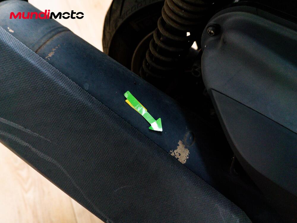 Yamaha X-Max 400 Iron Max ABS (2016) (14)