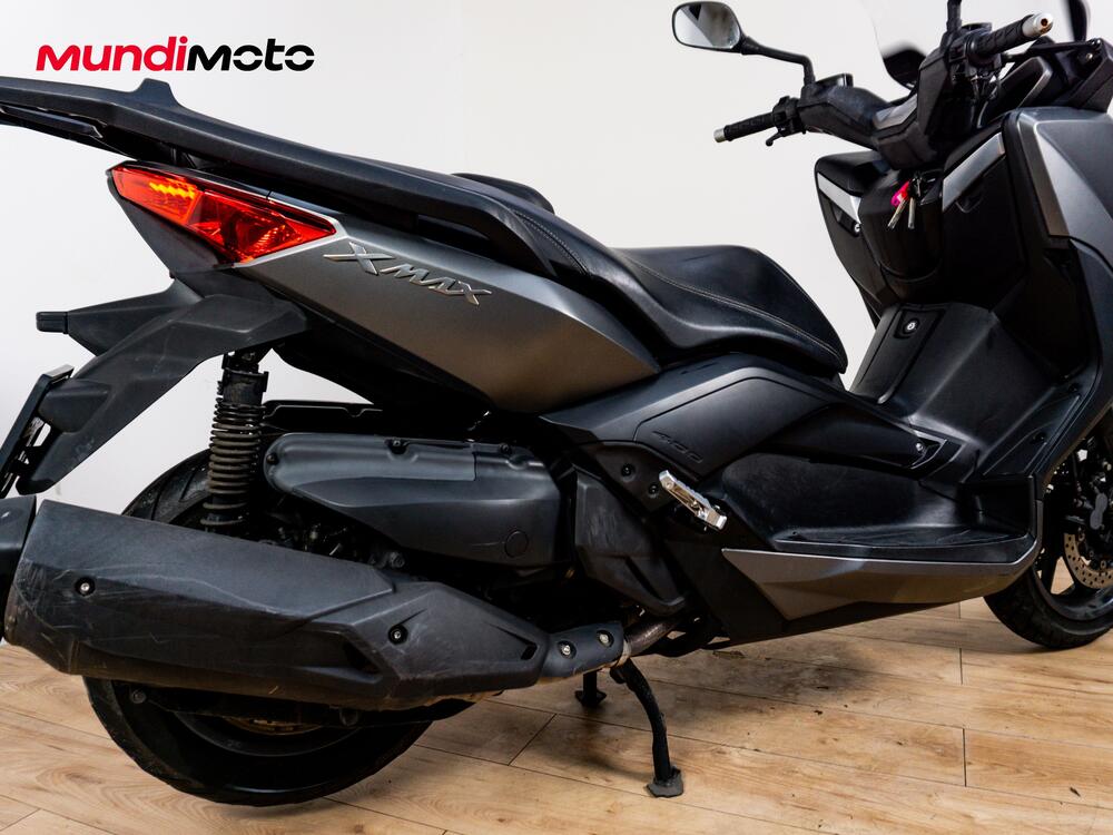 Yamaha X-Max 400 Iron Max ABS (2016) (4)