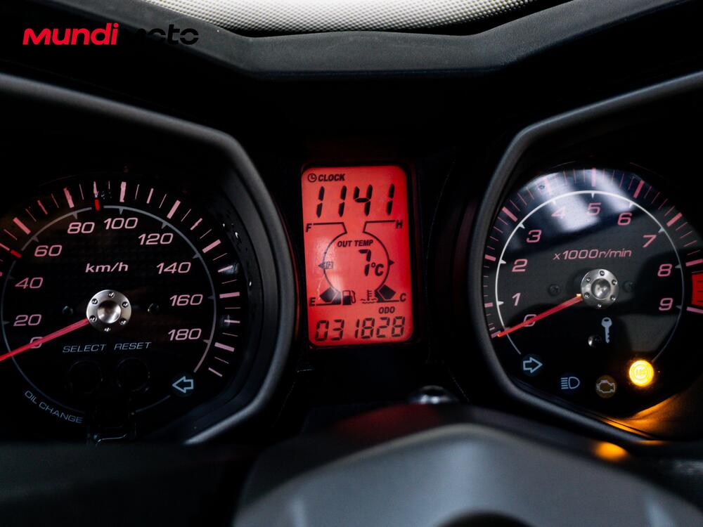 Yamaha X-Max 400 Iron Max ABS (2016) (12)