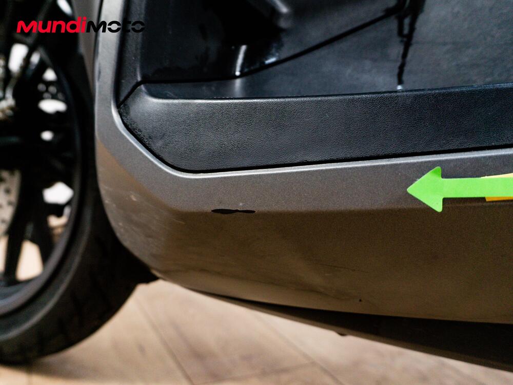 Yamaha X-Max 400 Iron Max ABS (2016) (16)