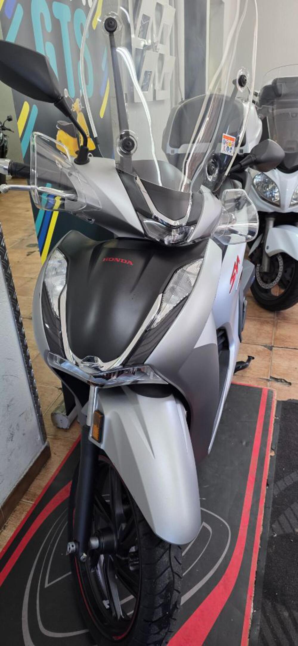 Honda SH 350 Sport (2021 - 24) (2)