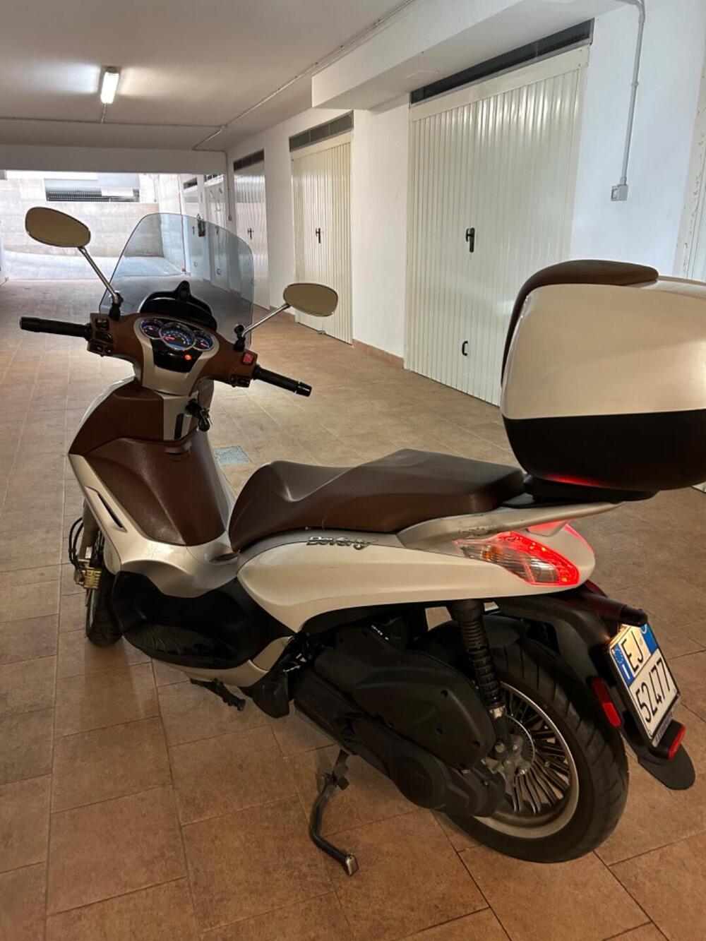 Piaggio Beverly 300 S i.e. ABS-ASR (2016 - 20) (3)