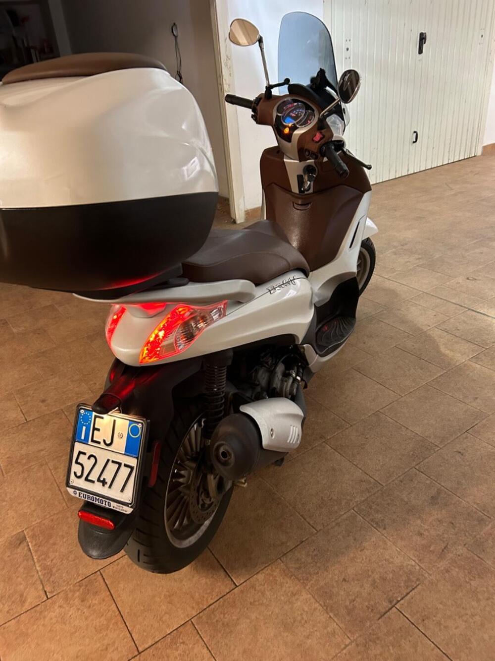 Piaggio Beverly 300 S i.e. ABS-ASR (2016 - 20) (4)