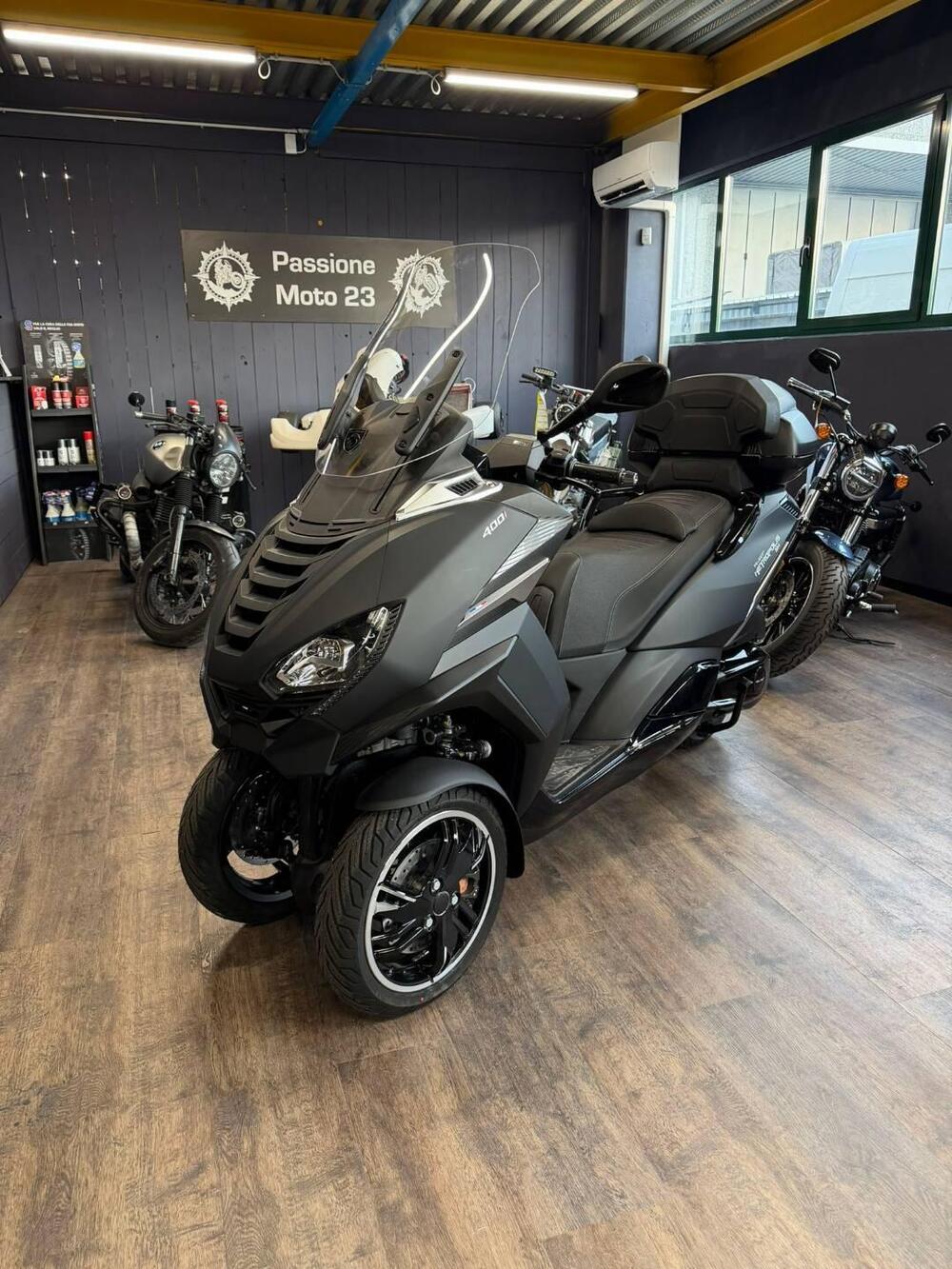 Peugeot Metropolis 400 SW (2025 - 26) (2)