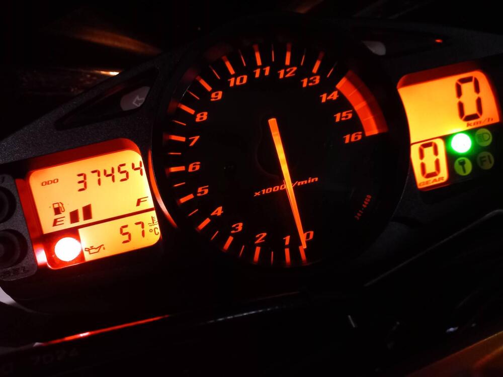 Suzuki GSR 600 (2006 - 11) (20)