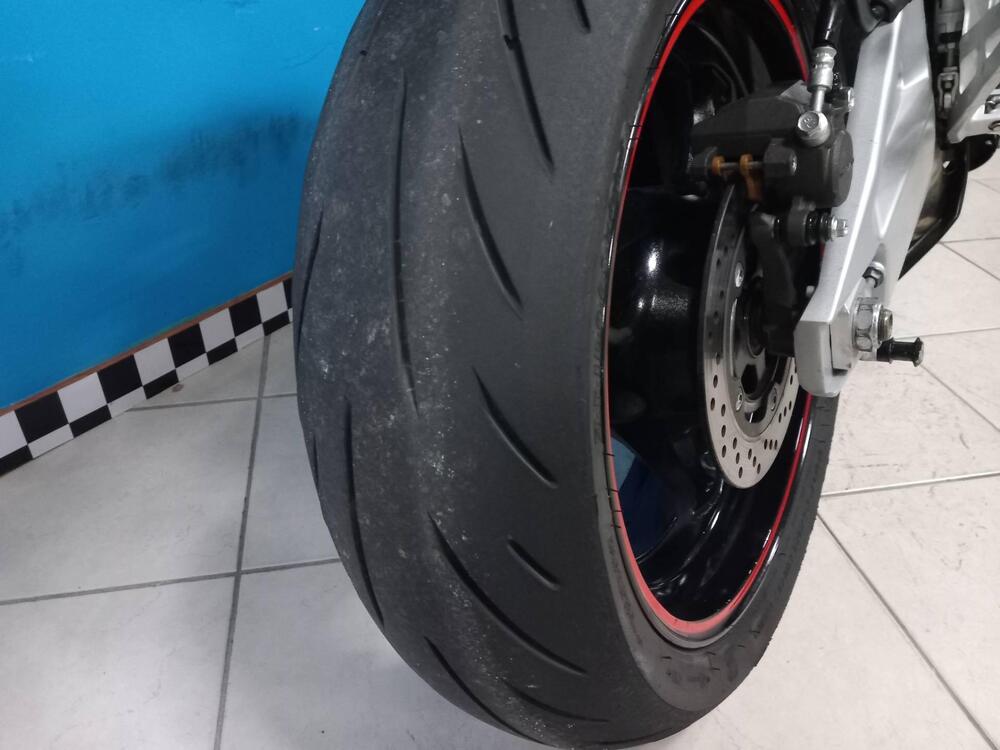 Suzuki GSR 600 (2006 - 11) (11)