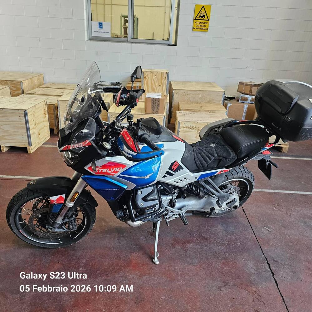 Moto Guzzi Stelvio Duecento Tributo (2025 - 26) (2)