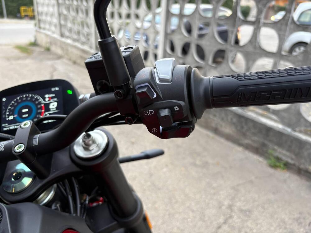 Moto Morini SEIEMMEZZO STR (2022 - 26) (17)