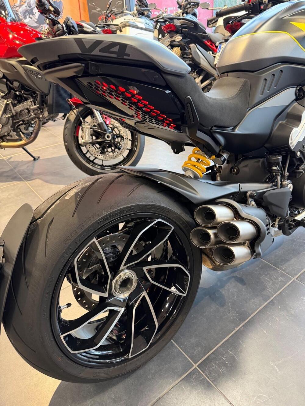 Ducati Diavel V4 (2023 - 26) (9)