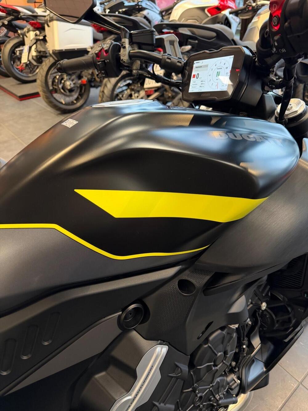 Ducati Diavel V4 (2023 - 26) (10)