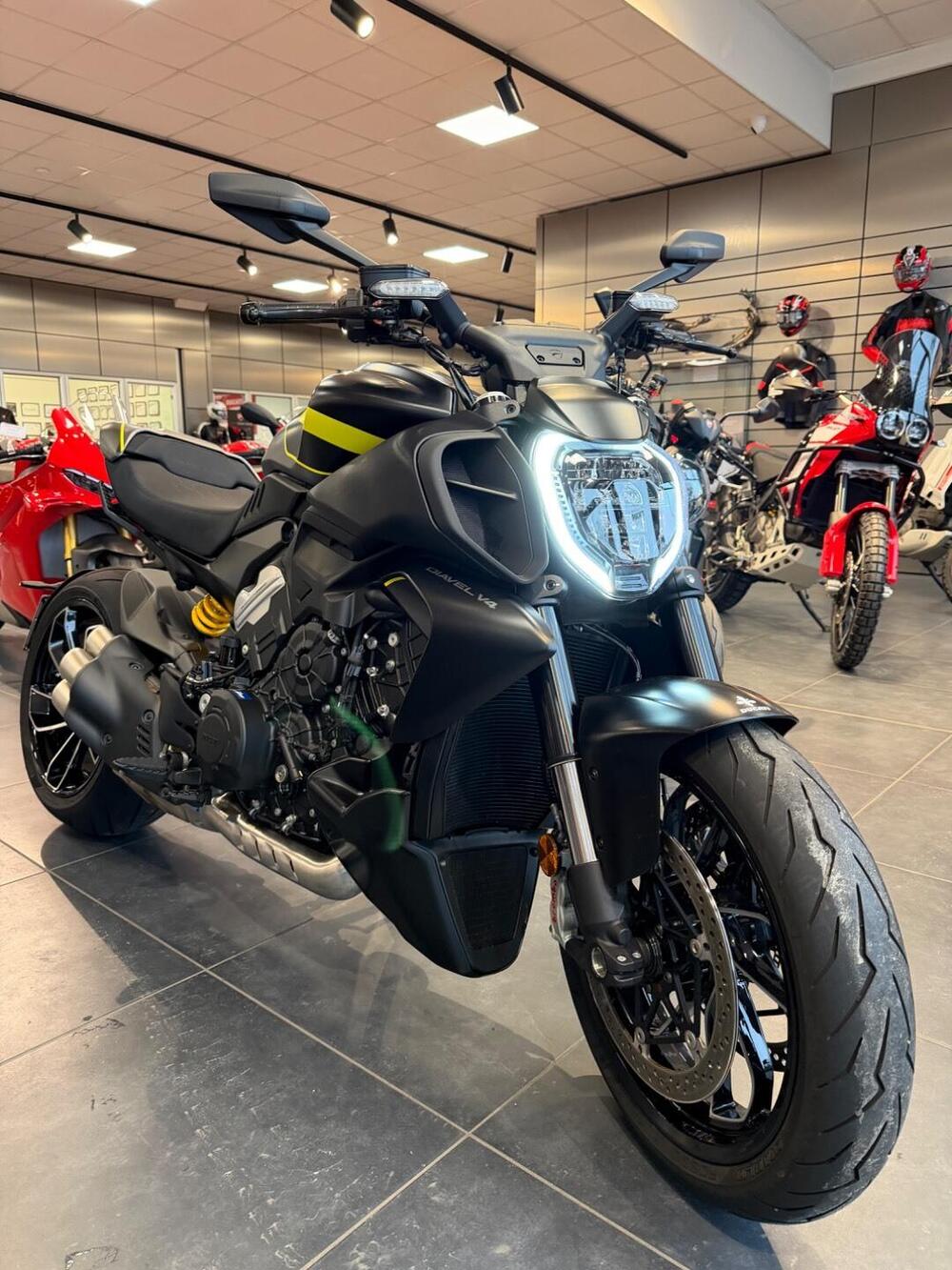 Ducati Diavel V4 (2023 - 26) (3)
