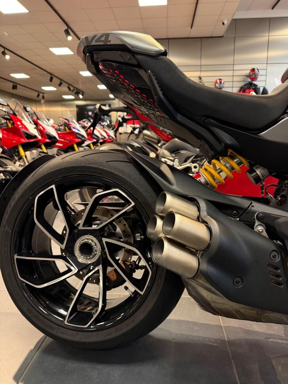 Ducati Diavel V4 (2023 - 26) (12)