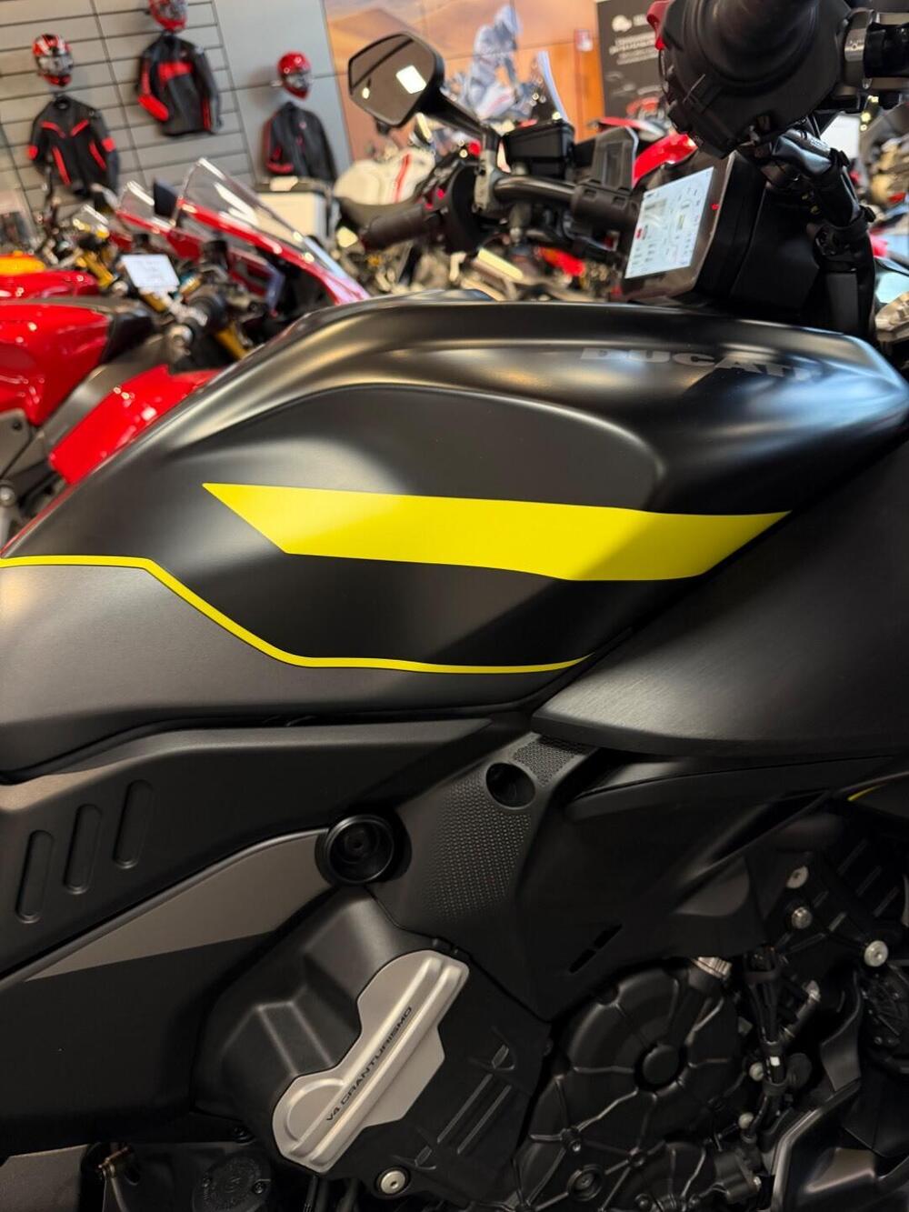 Ducati Diavel V4 (2023 - 26) (14)