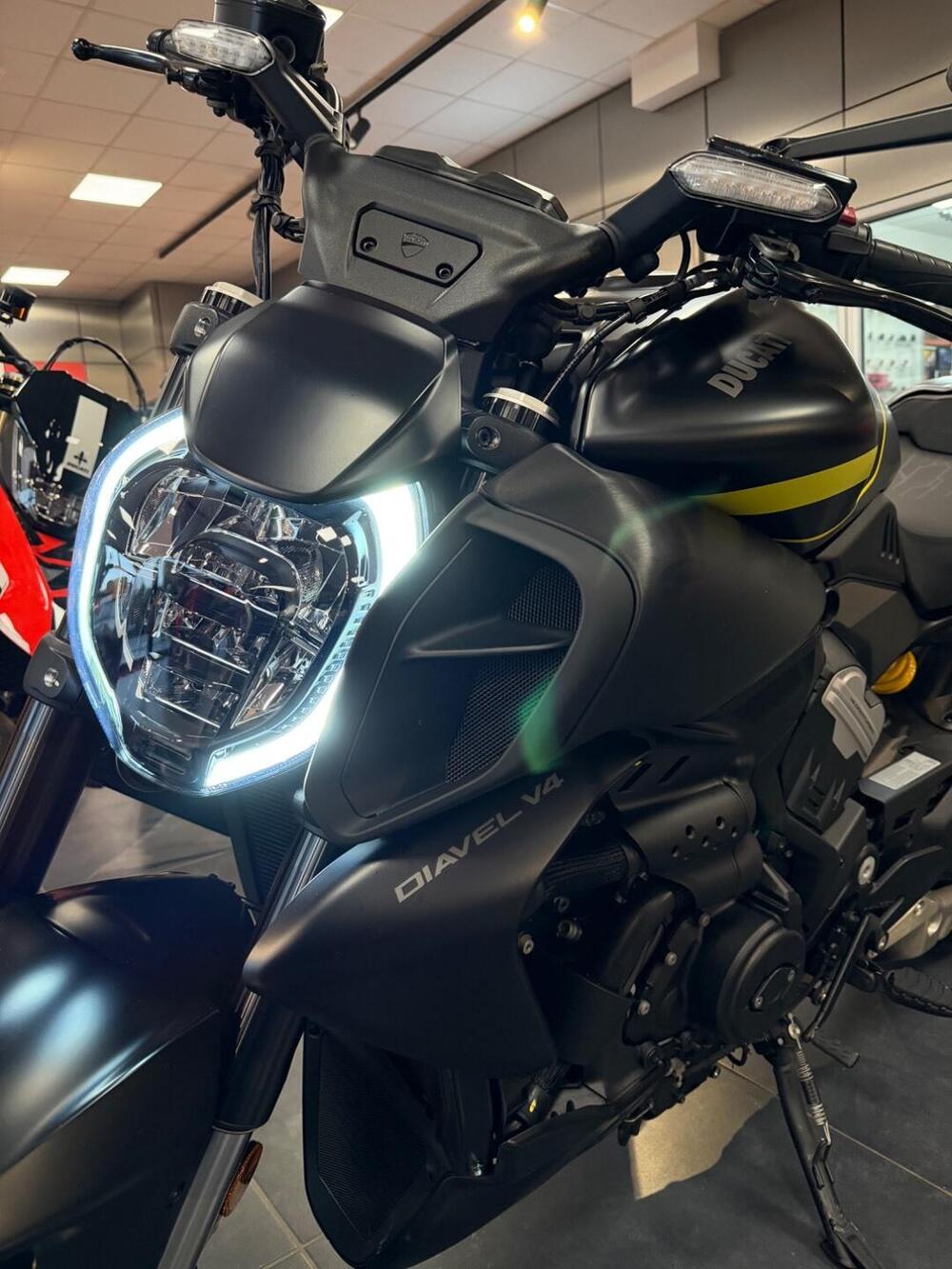 Ducati Diavel V4 (2023 - 26) (17)