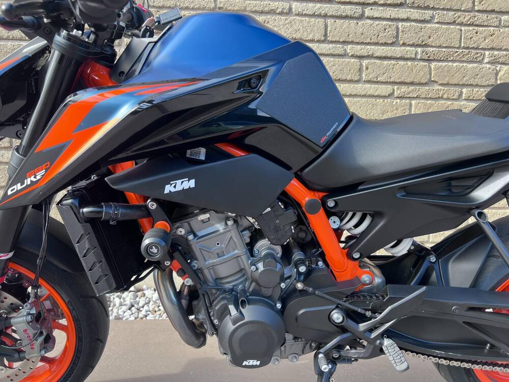 KTM 890 Duke R (2022 - 23) (9)