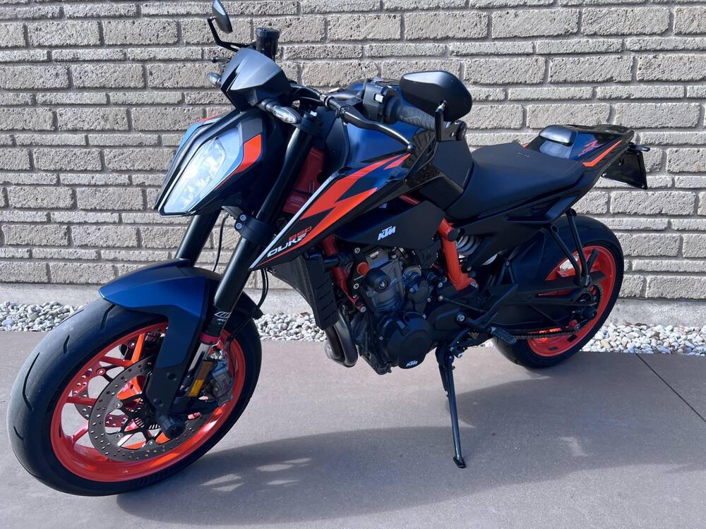 KTM 890 Duke R (2022 - 23) (10)