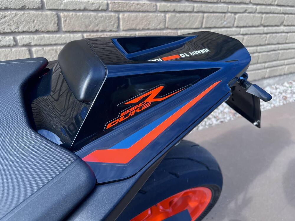 KTM 890 Duke R (2022 - 23) (12)
