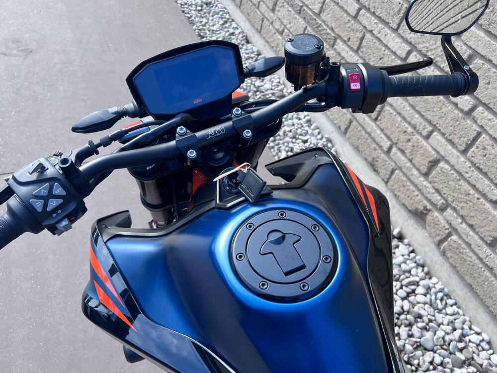KTM 890 Duke R (2022 - 23) (14)
